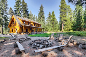 Cle Elum Mountain Cabin with Hot Tub and Trails!